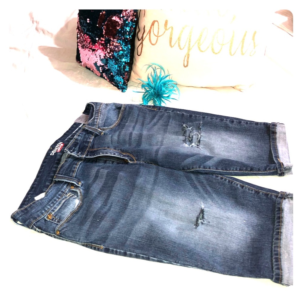 Ripped skinny jean shorts